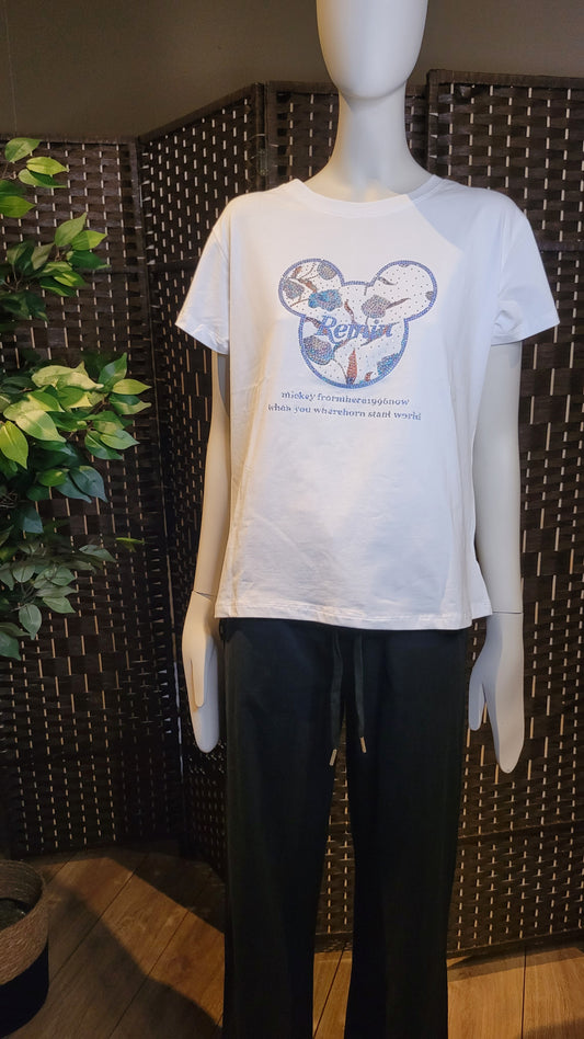 Camiseta blanca de mujer con estampado brillante de Mickey – Casual con estilo
