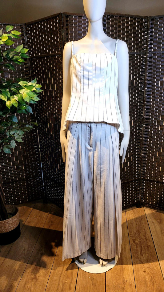 Conjunto de top y pantalón palazzo con rayas verticales