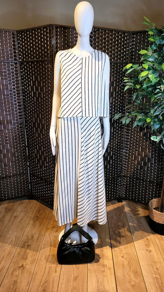 Conjunto de top y falda midi de rayas blancas y negras para mujer